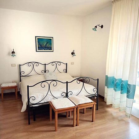 B&B Tre - Rooms & Relax Οριστάνο Εξωτερικό φωτογραφία