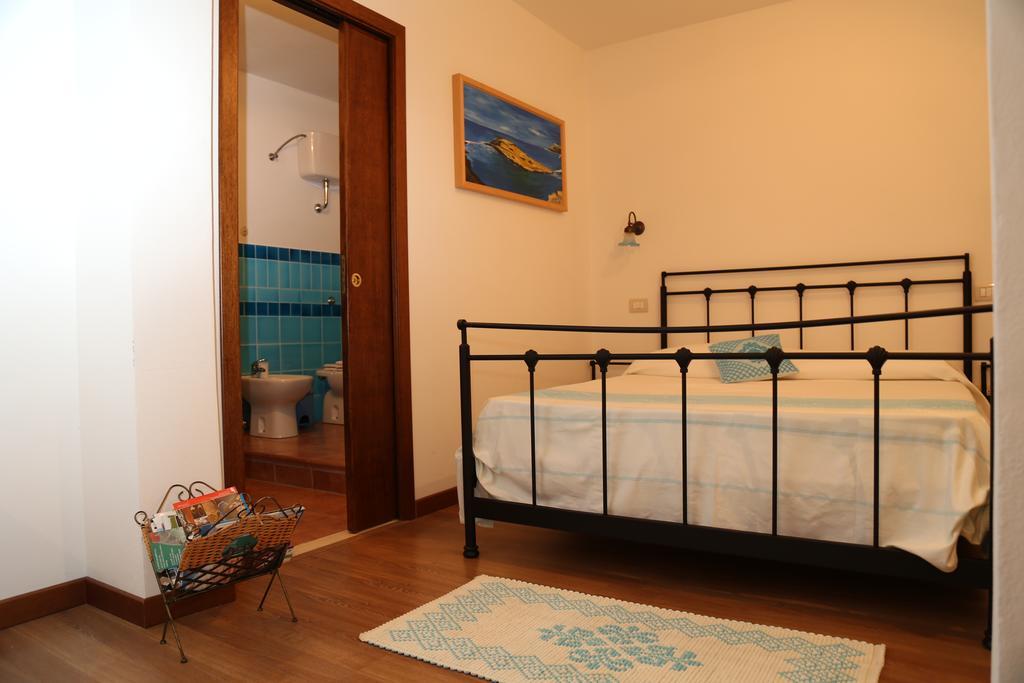 B&B Tre - Rooms & Relax Οριστάνο Δωμάτιο φωτογραφία